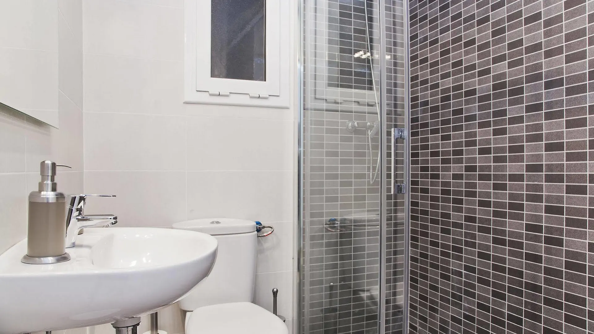 Flateli Roger Apartment Barcelona 0*,