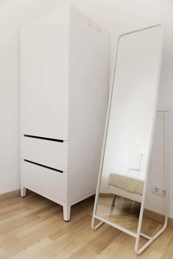 Flateli Roger Apartment Barcelona